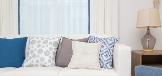 Comment nettoyer les coussins du canapé sans machine à laver