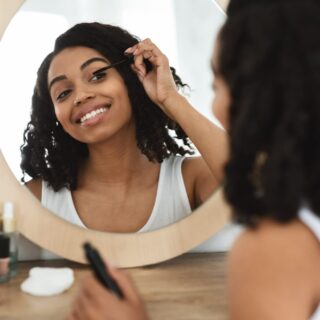 Astuces pour Nettoyer un Miroir sans Laisser de Traces