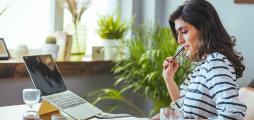 Comment s’organiser pour le ménage quand on travaille