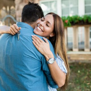 couple déménageant de Rouen a Paris