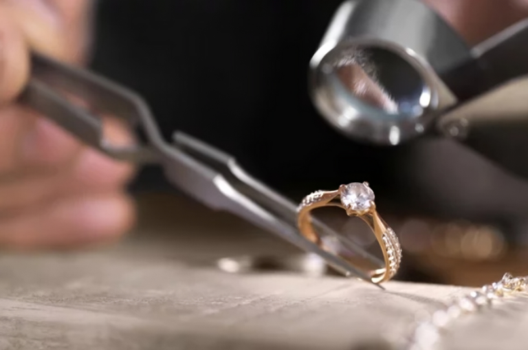 nettoyage de bijoux Joaillerie de Luxe, Cadeaux et Accessoires