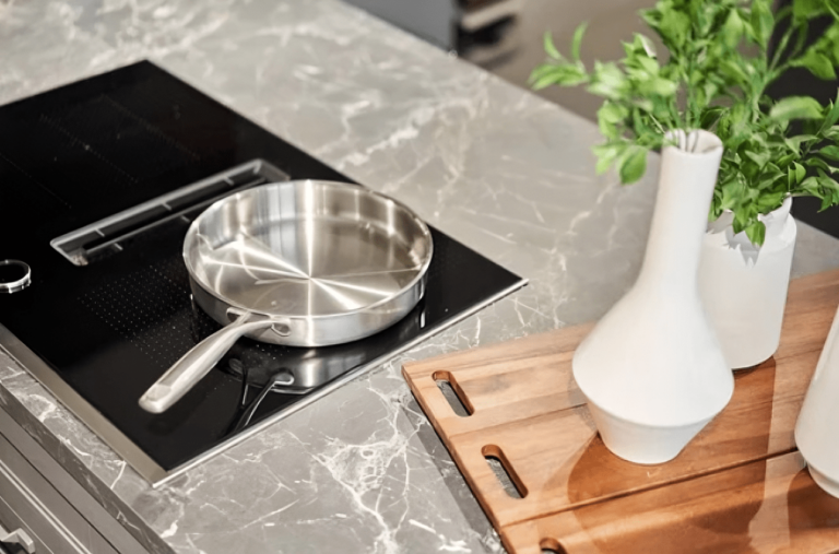 nettoyage table cuison Dekton