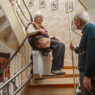 Nettoyage de Monte-Escalier : Astuces de Pro pour un Entretien Facile