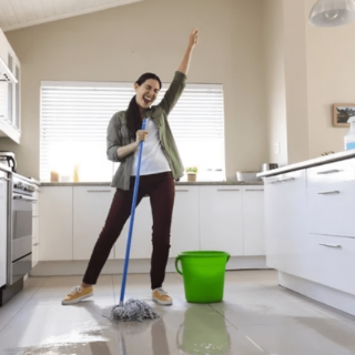 Différence Entre Femme de Ménage et Service de Nettoyage