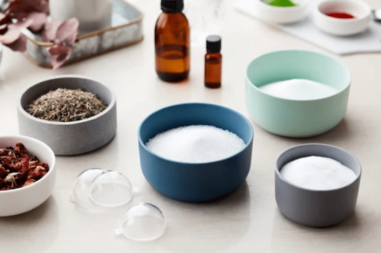 Découvrez des utilisations surprenantes du bicarbonate de soude pour nettoyer votre cuisine. Des astuces pratiques pour un espace de cuisson impeccable.