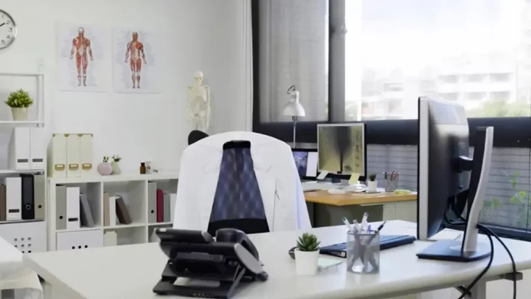 conseils pour bien nettoyer et désinfecter son bureau