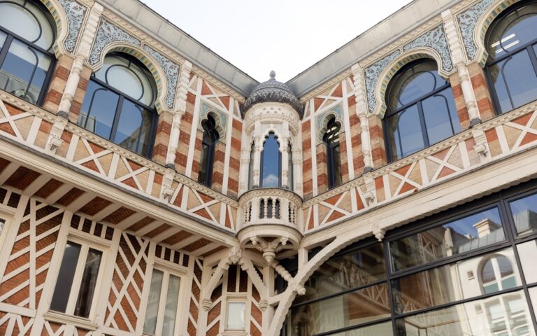 nettoyer la façade de votre maison - ménage parfait services